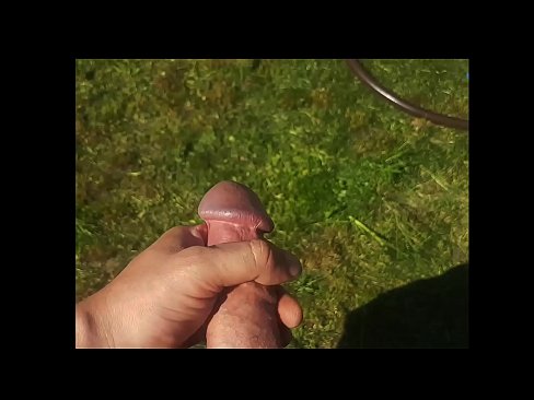 ❤️ Hot hottie får sin lyserøde fisse kneppet og kommer med en sprøjte i en sommerhave Hård porno at da.extratorrents.top ❌️❤
